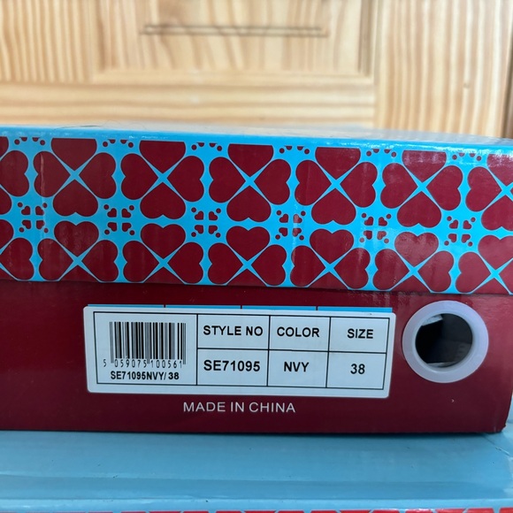 Banned Retro Navy Blue Red and White Nautical Vintage Pump 4th of July Heels 38 - Picture 6 of 6